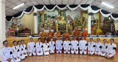 ผอ.บุญชอบ และ รอง ผอ.อุลิยา ร่วมพิธีบำเพ็ญกุศลในวาระครบ ๑๕ วัน เพื่อถวายเป็นพระราชกุศลแด่สมเด็จพระนางเจ้าสิริกิติ์พระบรมราชินีนาถพระบรมราชชนนีพันปีหลวง ผอ.บุญชอบ และ รอง ผอ.อุลิยา ร่วมพิธีบำเพ็ญกุศลในวาระครบ ๑๕ วัน เพื่อถวายเป็นพระราชกุศลแด่สมเด็จพระนางเจ้าสิริกิติ์พระบรมราชินีนาถพระบรมราชชนนีพันปีหลวง