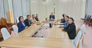 ดร.พลชัย ชุมปัญญา ผอ.สพม.มุกดาหาร พร้อมด้วยคณะ มาเยี่ยมให้กำลังใจในการสอบ O-NET ม.๓