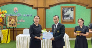 ครูที่ไม่มีวันลา “ครูผู้อุทิศตน” ครูที่ไม่มีวันลา “ครูผู้อุทิศตน”