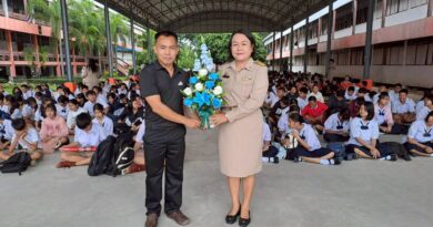 ยินดีต้อนรับครูสุริยัน ครูดนตรี และ นายชินกร นักศึกษาฝึกวิชาชีพครู ยินดีต้อนรับครูสุริยัน ครูดนตรี และ นายชินกร นักศึกษาฝึกวิชาชีพครู